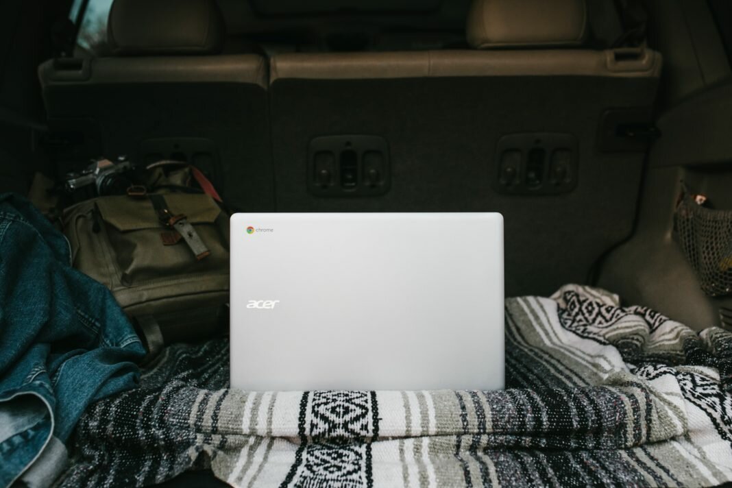 laptop in car
