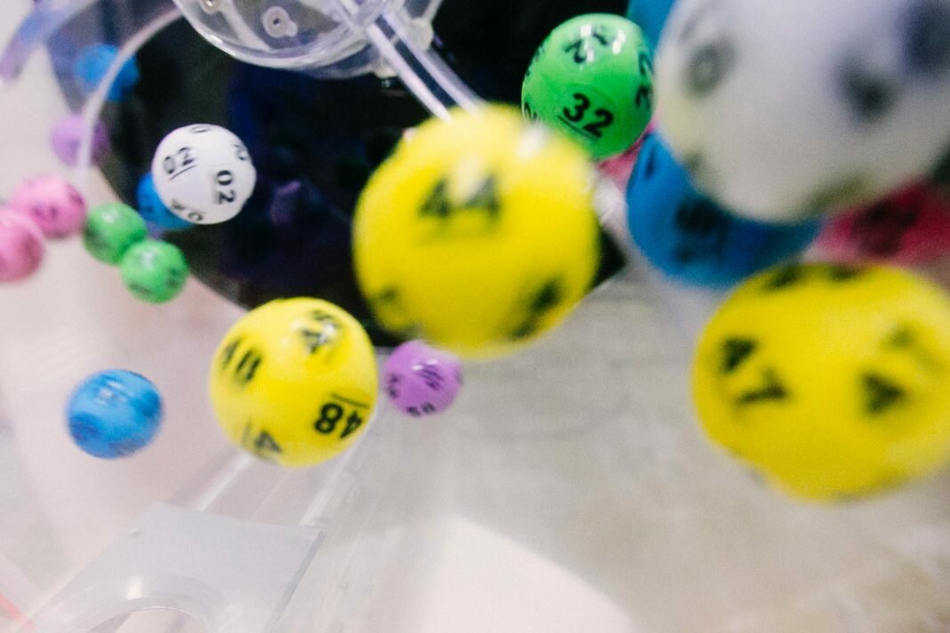 falling lottery balls